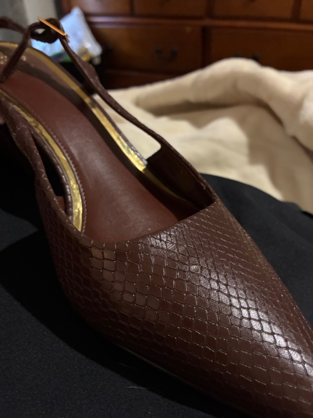 Vince Camuto Sindree Chocolate Pumps-Size 11 - Picture 4 of 4
